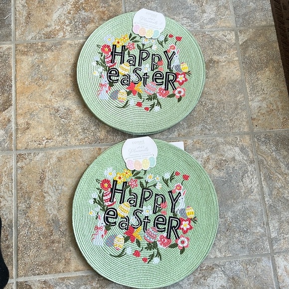 Coterie 2 Sets of 4 Floral Happy Easter Placemats NWT - Picture 6 of 7